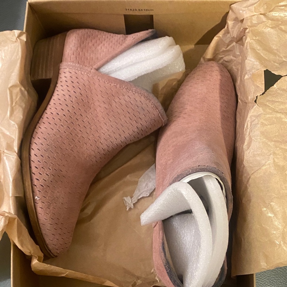 Lucky Brand Women's Blush Ankle Booties